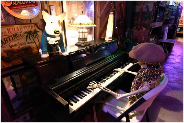 Frank and Rena's Party Garage